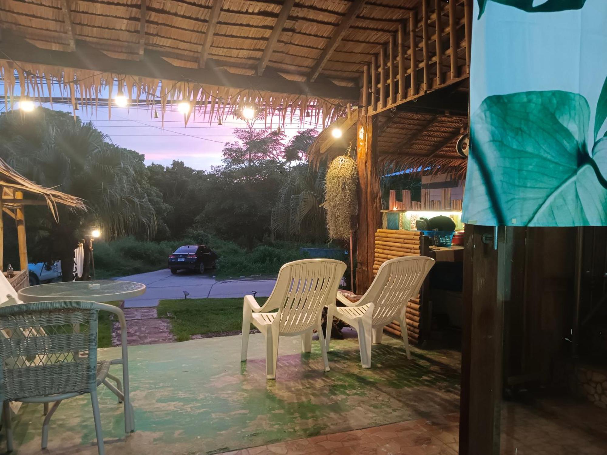 Tiki Bar-Kantiang Guesthouse Koh Lanta Exterior foto